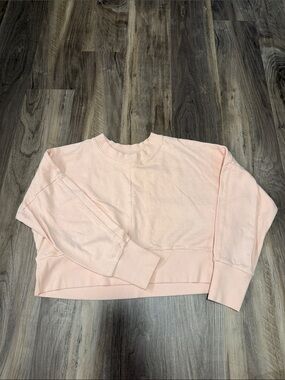 Women's Cropped Crew Neck Sweatshirt - Pale Pink